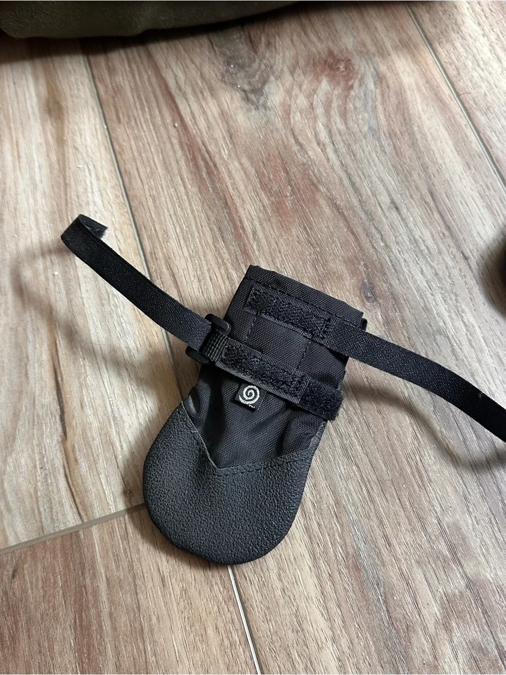 PAWZ durable black
